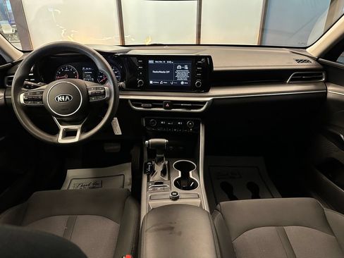 Used 2021 Kia K5 LX FWD image 9