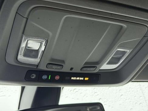 Used 2021 Chevrolet Silverado 1500 LT AWD/4WD image 30