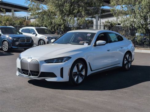 New 2026 BMW i4 xDrive40i image 2