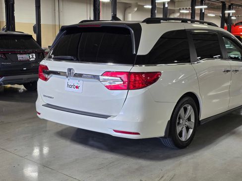 Used 2018 Honda Odyssey EX image 11
