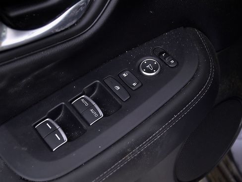 Used 2024 Honda HR-V EX-L image 16