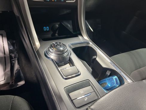 Used 2020 Ford Fusion SE FWD image 33