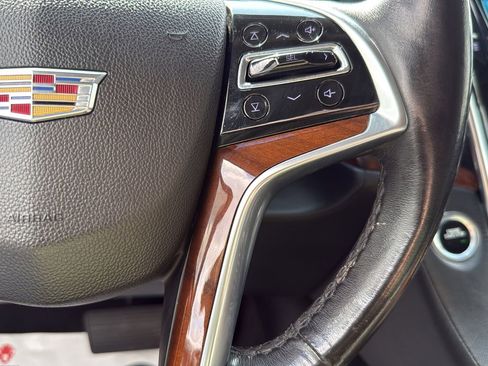 Used 2018 Cadillac Escalade Luxury image 15