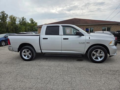 Used 2017 RAM 1500 Express AWD/4WD image 3