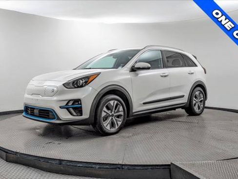 Used 2022 Kia Niro EX w/ Cold Weather Package FWD image 2