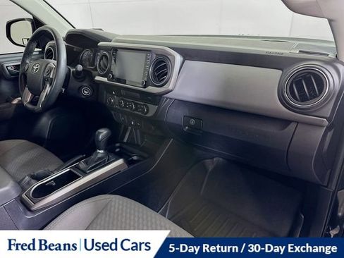 Used 2022 Toyota Tacoma SR5 AWD/4WD image 27