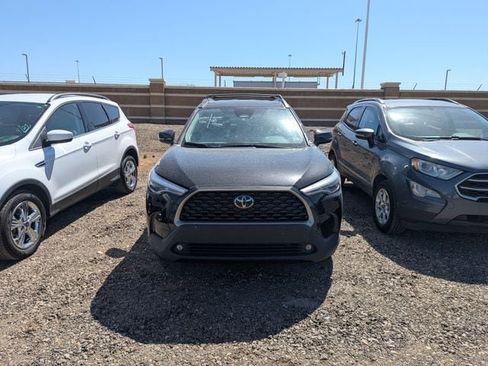 Used 2023 Toyota Corolla Cross XLE w/ Convenience Package AWD/4WD image 3