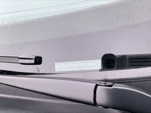 New 2026 RAM 2500 Laramie AWD/4WD image 39