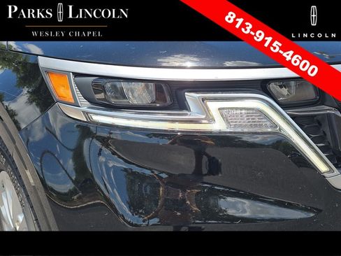 Used 2022 Kia Carnival LX FWD image 6