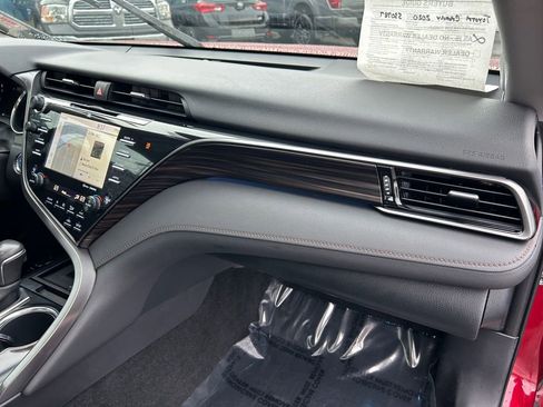 Certified 2020 Toyota Camry XLE w/ Sunroof Package image 26