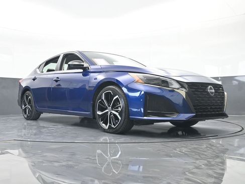 Used 2024 Nissan Altima 2.5 SR image 61