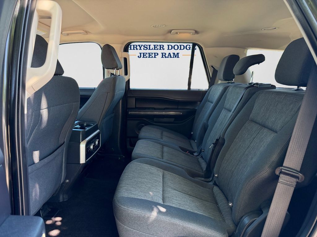 Used 2023 Ford Expedition XLT AWD/4WD image 9