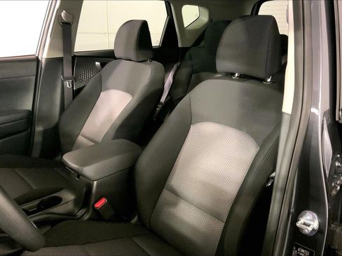 Certified 2025 Kia Soul LX image 22