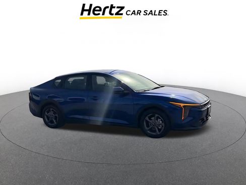 Used 2025 Kia K4 LXS image 1