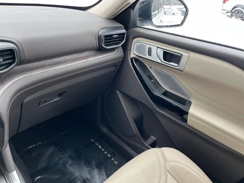 Used 2023 Ford Explorer Platinum w/ Technology Package image 19