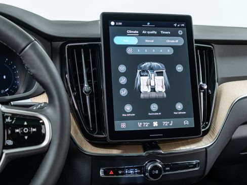 New 2026 Volvo XC60 B5 Plus w/ Climate Package image 19