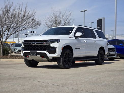 Used 2022 Chevrolet Suburban Z71 w/ Z71 Off-Road Package image 2