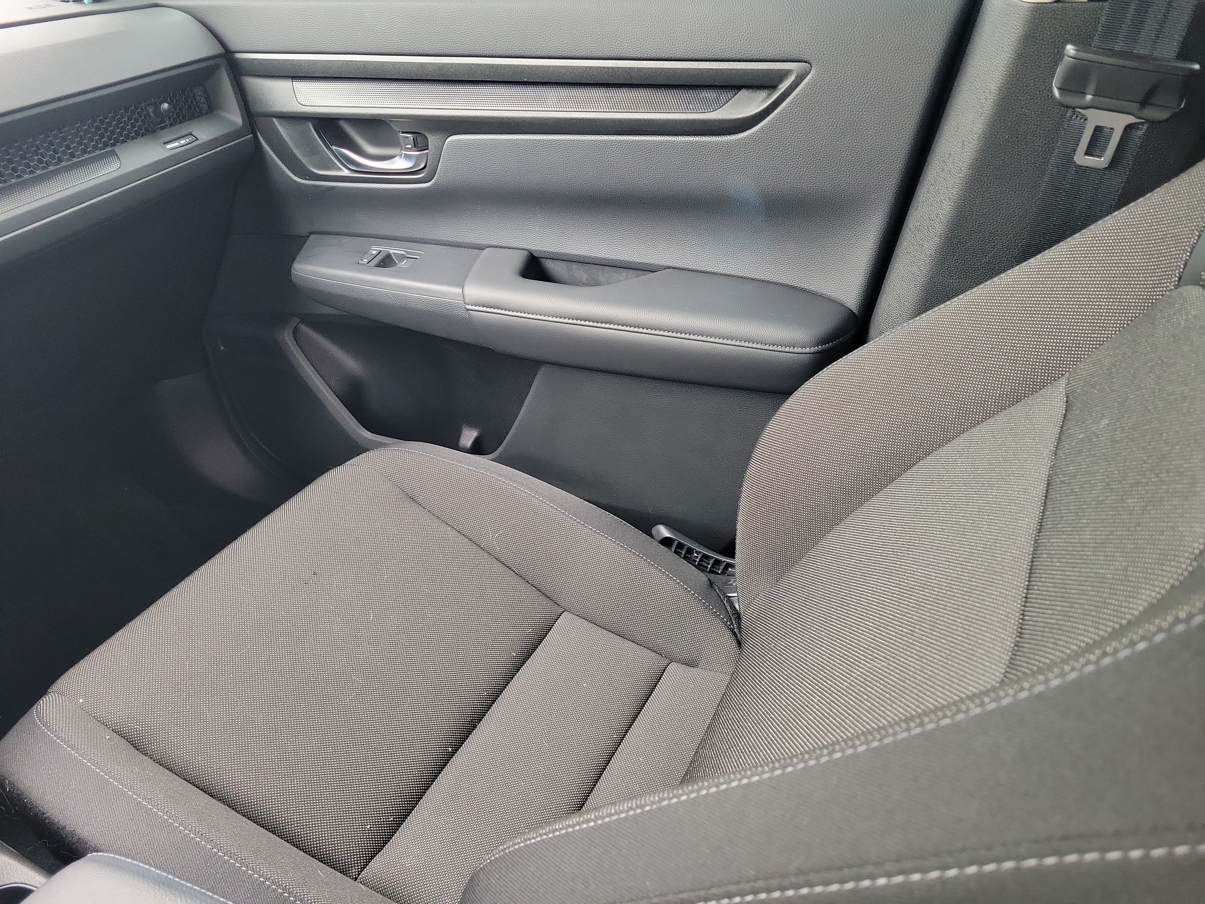 Used 2024 Honda CR-V LX image 18