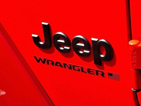 New 2025 Jeep Wrangler Unlimited Sahara w/ Technology Group AWD/4WD image 22