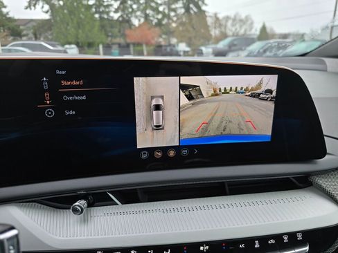 New 2026 Cadillac Optiq Luxury 2 image 25