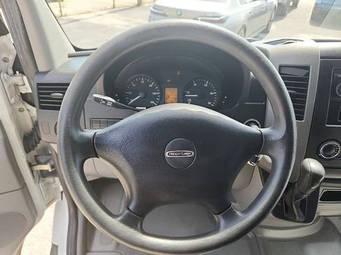Used 2012 Freightliner Sprinter 2500 RWD image 10