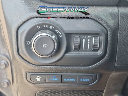 Used 2022 Jeep Wrangler Unlimited Rubicon 4xe w/ Cold Weather Group AWD/4WD image 20