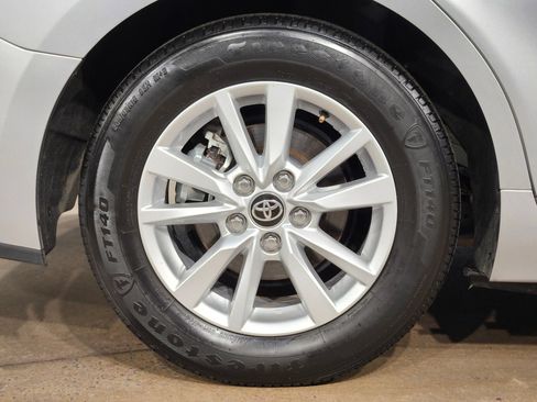 Used 2025 Toyota Camry LE FWD image 17