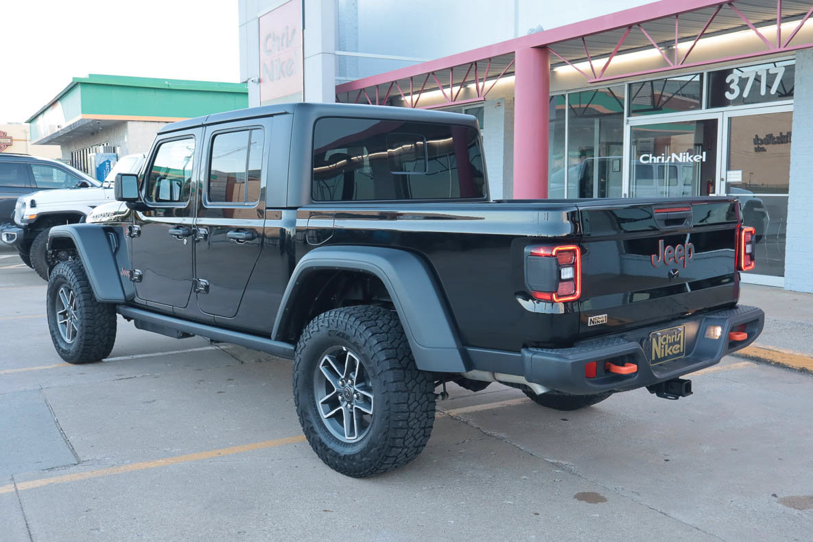 Used 2026 Jeep Gladiator Mojave AWD/4WD image 6