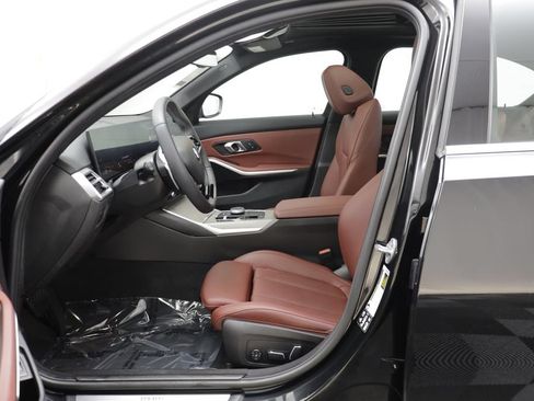 Certified 2025 BMW 330i xDrive Sedan AWD/4WD image 5