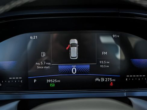 Used 2024 Volkswagen Taos SE w/ Panoramic Sunroof Package FWD image 19