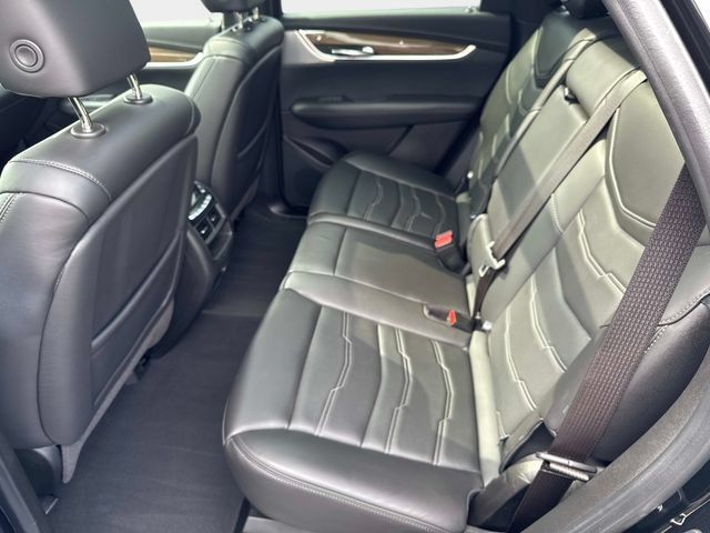 Certified 2022 Cadillac XT5 Sportv w/ Platinum Package AWD/4WD image 13