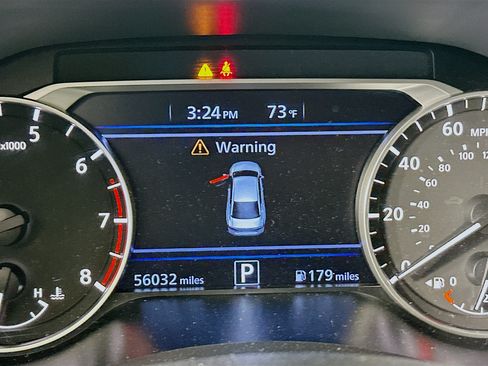 Used 2022 Nissan Altima 2.5 SR FWD image 18