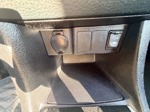 Used 2014 Toyota Corolla LE FWD image 8