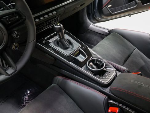 Used 2025 Porsche 911 GT3 RS w/ Weissach Package RWD image 32