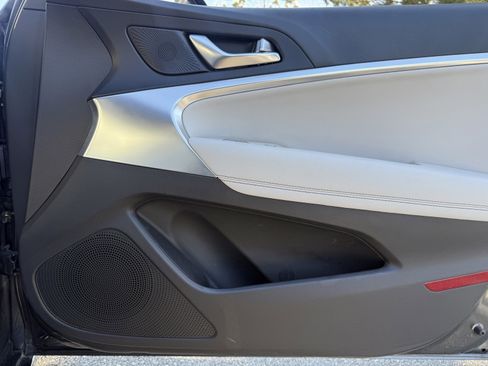 Used 2025 Genesis G70 2.5T image 44