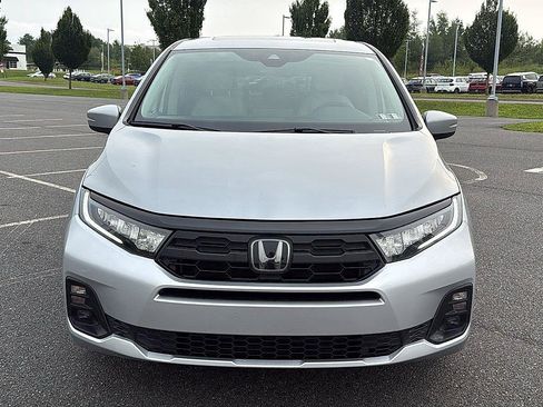 Used 2025 Honda Odyssey Touring image 15