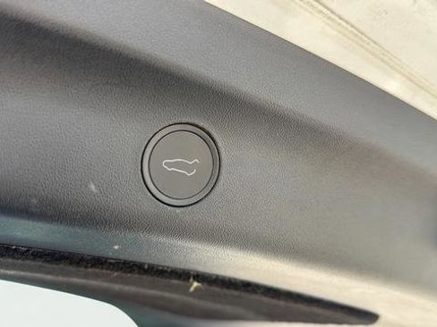 Used 2023 Tesla Model Y Long Range AWD/4WD image 9