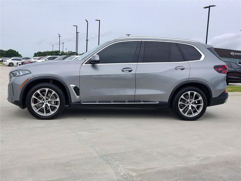 Used 2024 BMW X5 sDrive40i w/ Premium Package RWD image 3