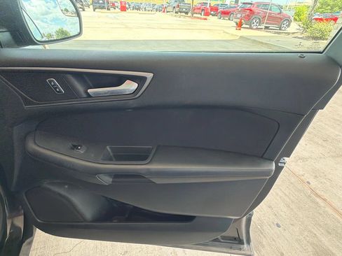 Used 2015 Ford Edge SE FWD image 19