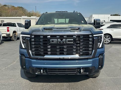 Used 2024 GMC Sierra 2500 Denali Ultimate AWD/4WD image 3