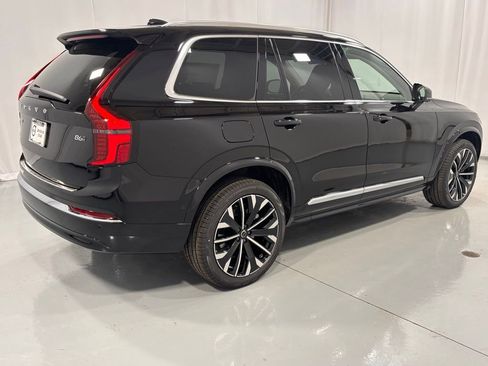 New 2026 Volvo XC90 B6 Plus w/ Protection Package Premier image 6