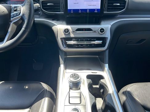 Used 2023 Ford Explorer XLT w/ Equipment Group 202A AWD/4WD image 13