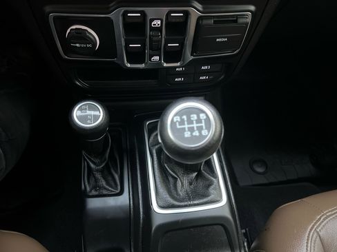 Used 2021 Jeep Wrangler Unlimited Sport image 28