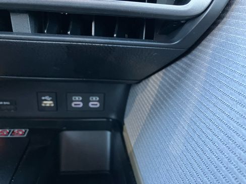 Used 2025 Toyota Camry SE image 28