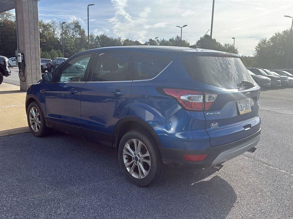 Used 2017 Ford Escape SE AWD/4WD image 6