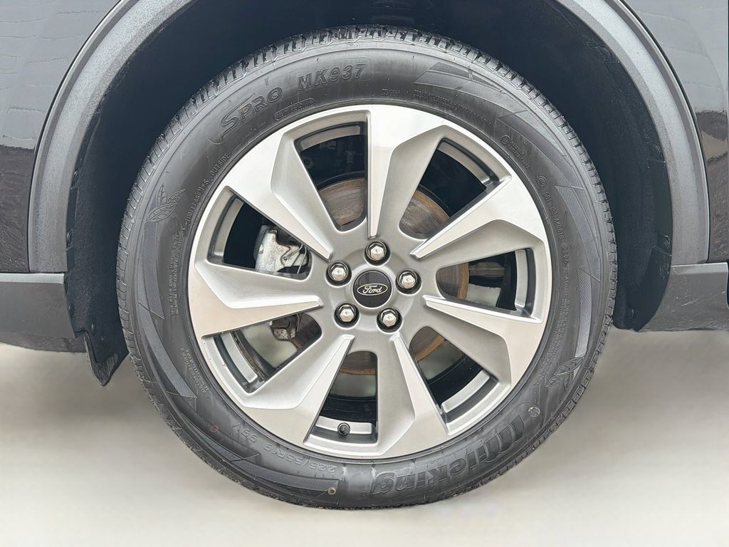 Used 2025 Ford Escape Platinum AWD/4WD image 32