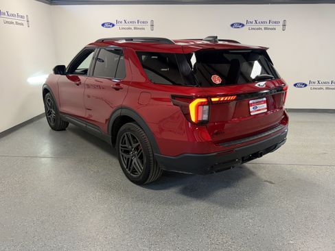 Used 2025 Ford Explorer ST-Line w/ Premium Package AWD/4WD image 32