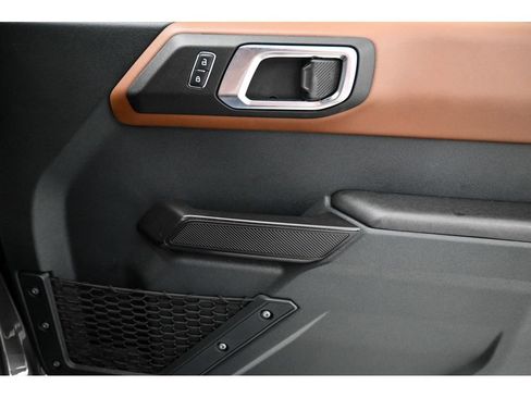 Used 2024 Ford Bronco Outer Banks AWD/4WD image 18