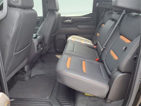 Used 2025 GMC Sierra 1500 AT4 w/ AT4 Premium Package AWD/4WD image 21