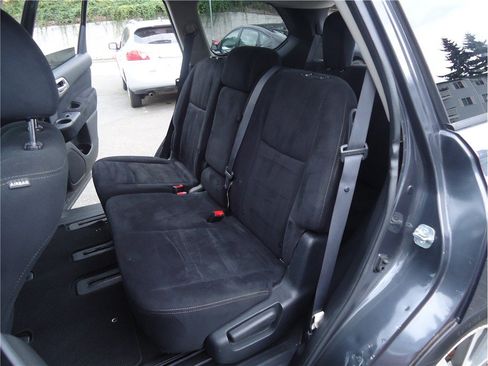 Used 2013 Nissan Pathfinder SV AWD/4WD image 14